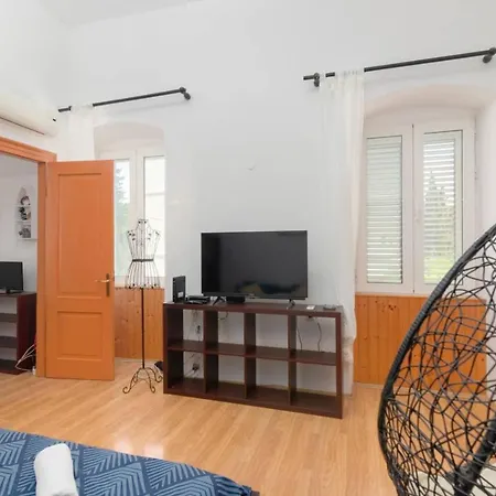 Leones Appartement